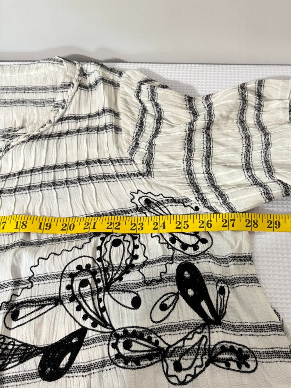MUCHE MUCHETTE Embroidered Tassel Trim Striped Top - Picture 7 of 8